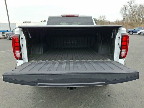 Used 2025 GMC Sierra 1500 Elevation image 28