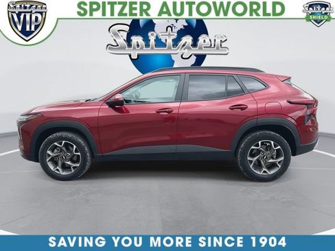 Used 2025 Chevrolet Trax LT w/ LT Convenience Package FWD image 6