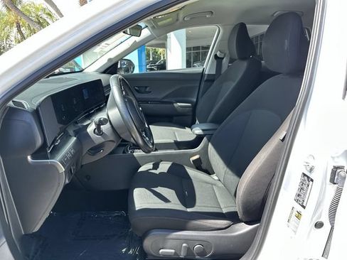 Used 2025 Hyundai Kona SEL FWD image 30