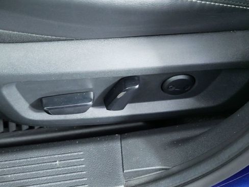 Used 2022 Nissan Rogue SL w/ SL Premium Package image 18