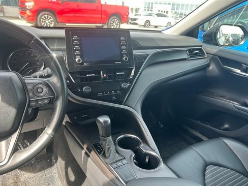 Used 2023 Toyota Camry SE image 12