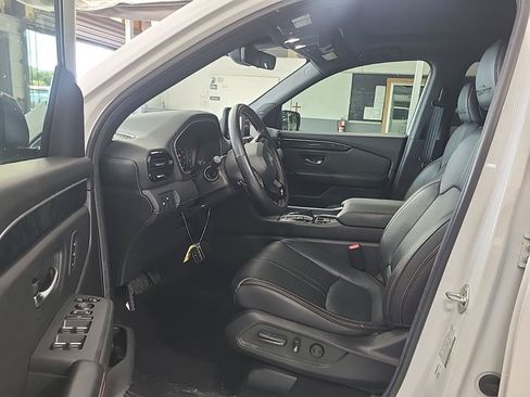 Used 2026 Honda Passport TrailSport Elite image 3