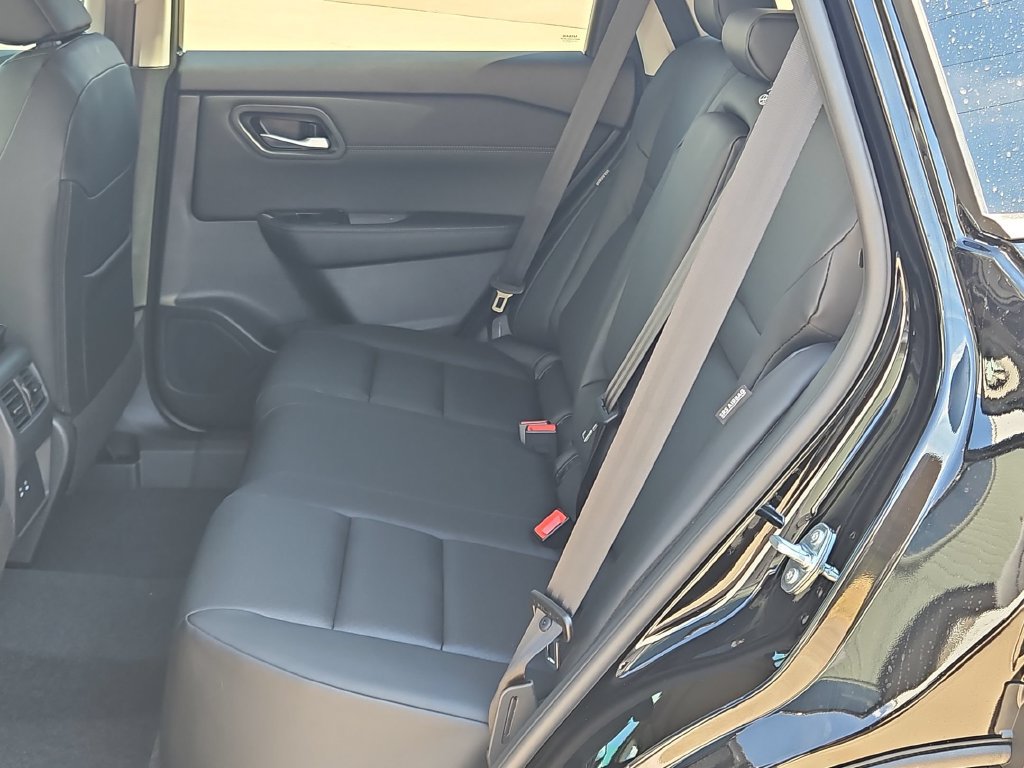 New 2026 Nissan Rogue Dark Armor FWD image 17