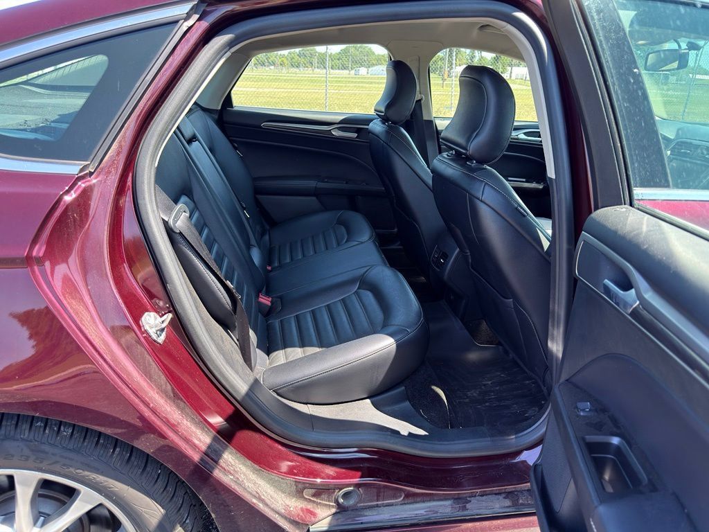 Used 2017 Ford Fusion SE w/ Fusion SE Technology Package FWD image 33