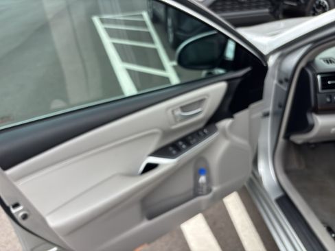 Certified 2017 Toyota Camry XLE w/ Moonroof Package image 8