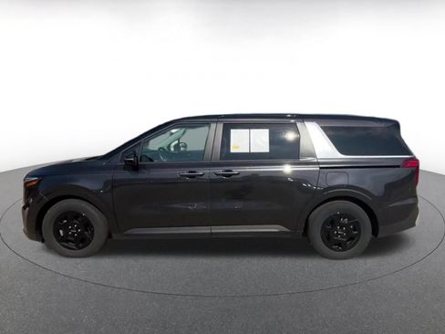 Used 2026 Kia Carnival FWD image 9