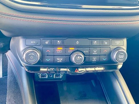 Used 2024 Dodge Durango R/T AWD/4WD image 40