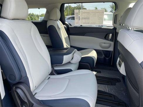 New 2026 Kia Carnival EX image 23