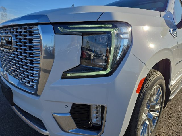 Used 2021 GMC Yukon XL Denali AWD/4WD image 6