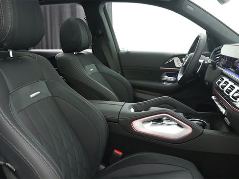 New 2025 Mercedes-Benz GLS 63 AMG 4MATIC image 9