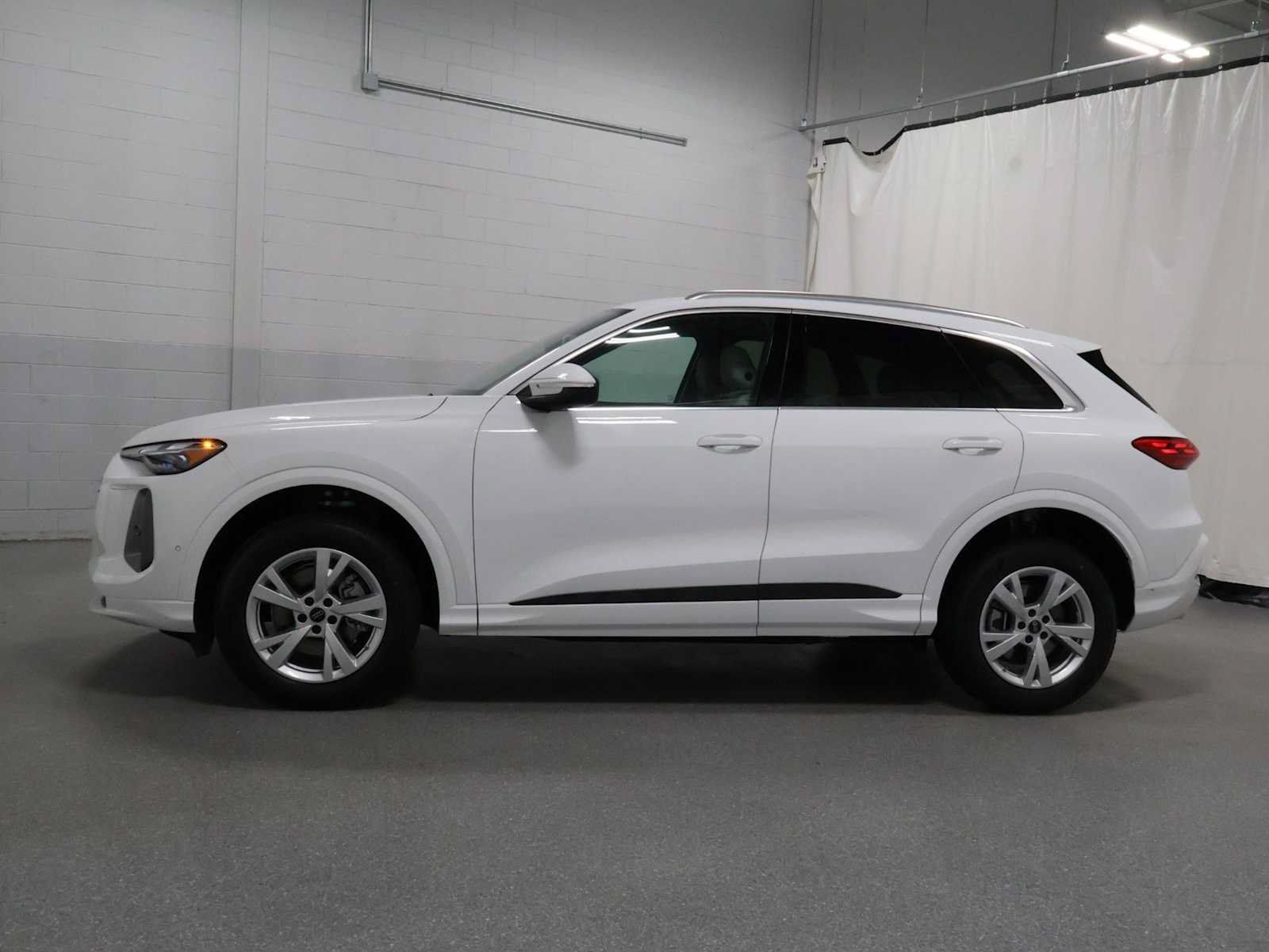 New 2026 Audi Q5 Premium AWD/4WD image 2