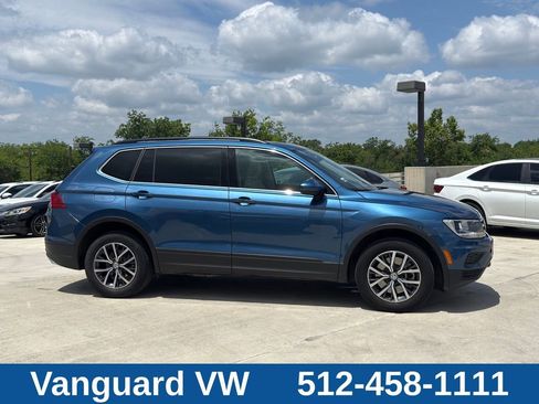 Used 2019 Volkswagen Tiguan SE w/ Panoramic Sunroof Package FWD image 8