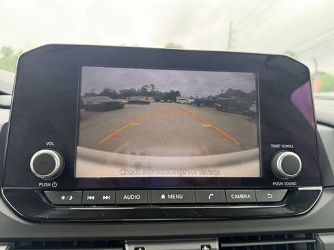 Used 2025 Nissan Pathfinder S FWD image 48