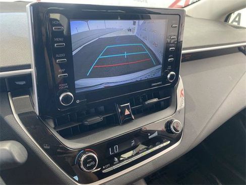 Certified 2021 Toyota Corolla LE FWD image 18