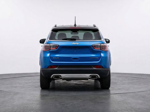 Used 2025 Jeep Compass Limited AWD/4WD image 7