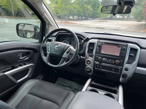Used 2019 Nissan Titan PRO-4X AWD/4WD image 27