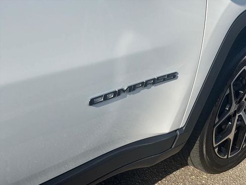 Used 2025 Jeep Compass Limited AWD/4WD image 9