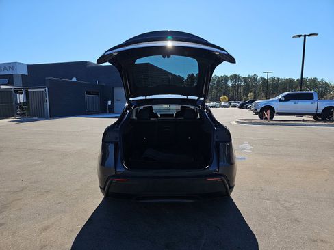 Used 2026 Tesla Model Y 2WD image 13
