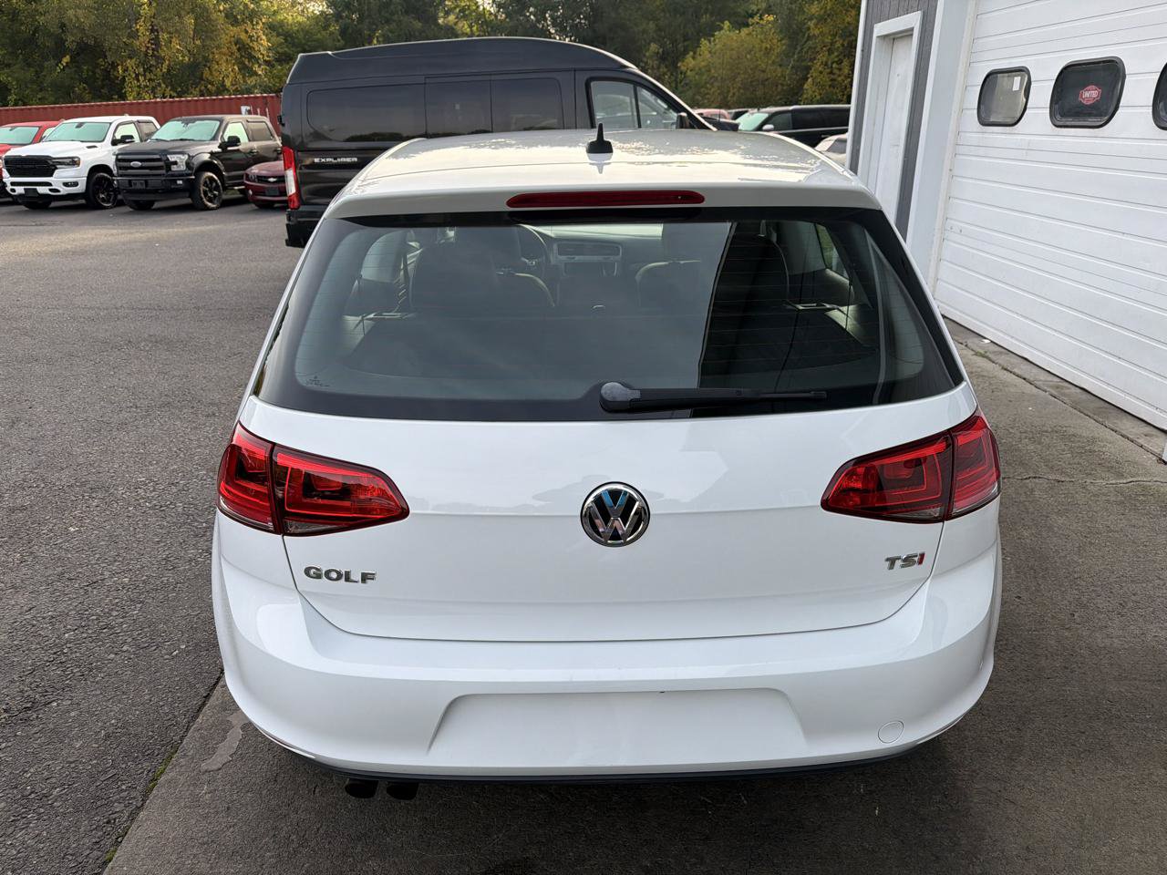 Used 2015 Volkswagen Golf S FWD image 5
