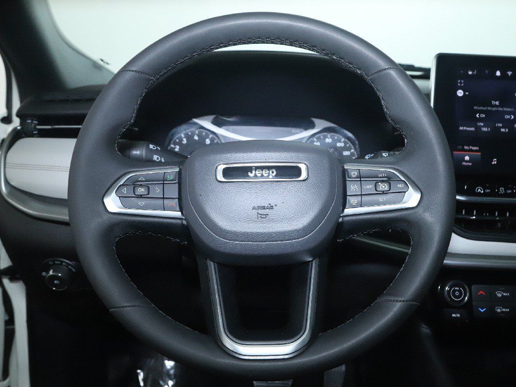 Used 2025 Jeep Compass Limited AWD/4WD image 21