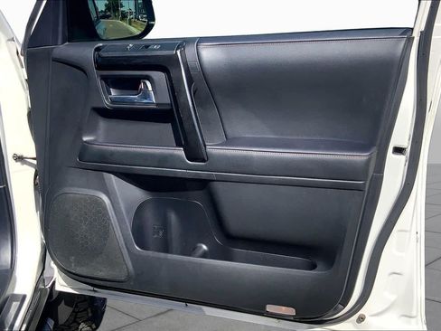 Used 2021 Toyota 4Runner Venture AWD/4WD image 23