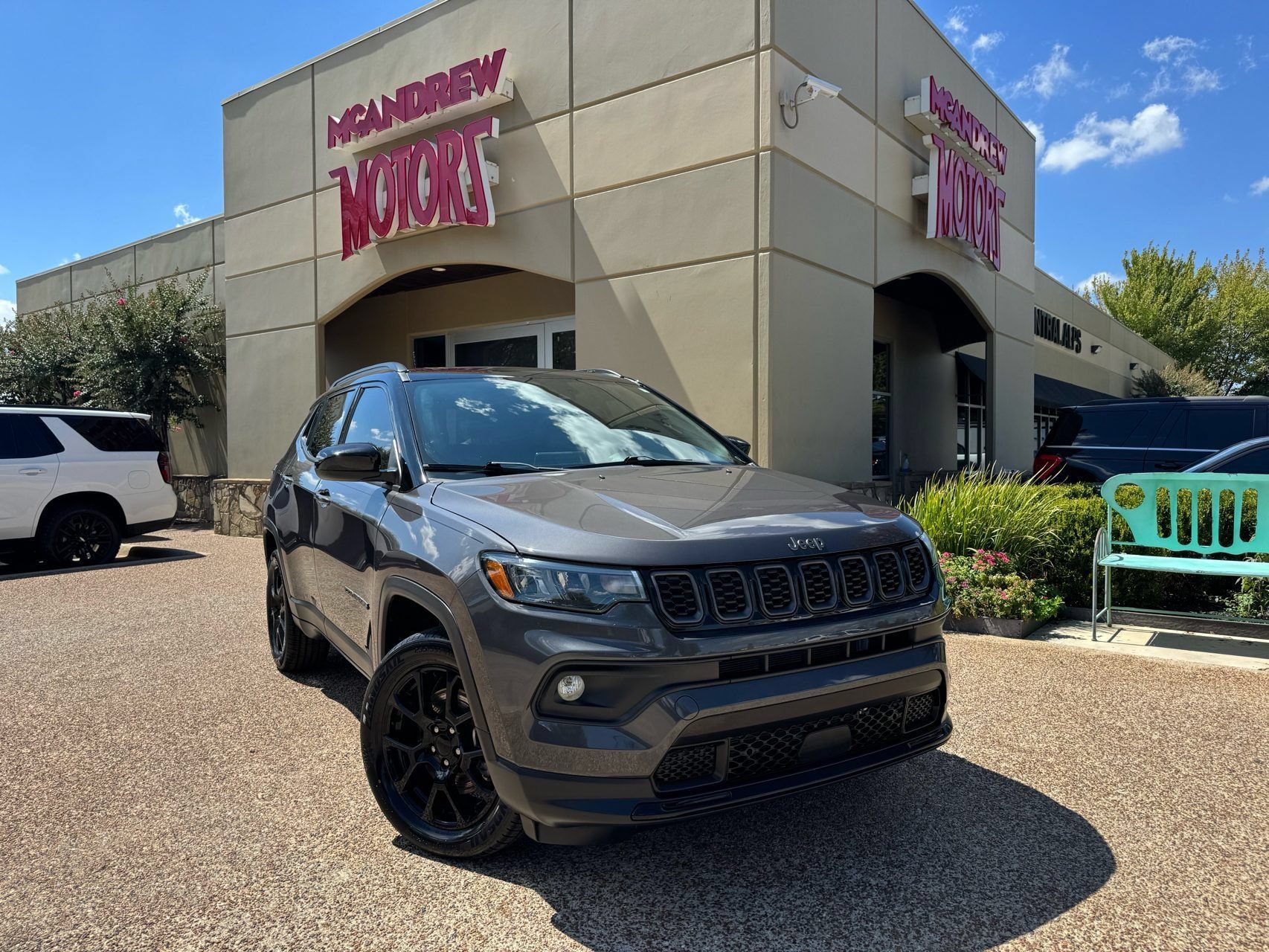 Used 2024 Jeep Compass Latitude w/ Sun and Sound Group AWD/4WD image 1