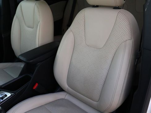 Used 2021 Buick Encore GX Essence w/ Advanced Technology Package image 12