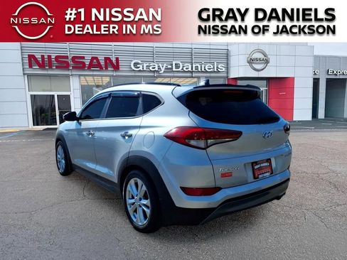 Used 2016 Hyundai Tucson Limited w/ Option Group 03 FWD image 5