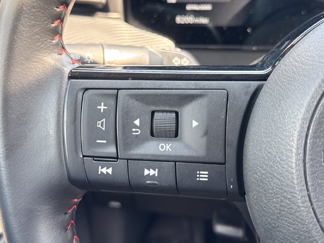 Used 2025 Nissan Kicks SR FWD image 24