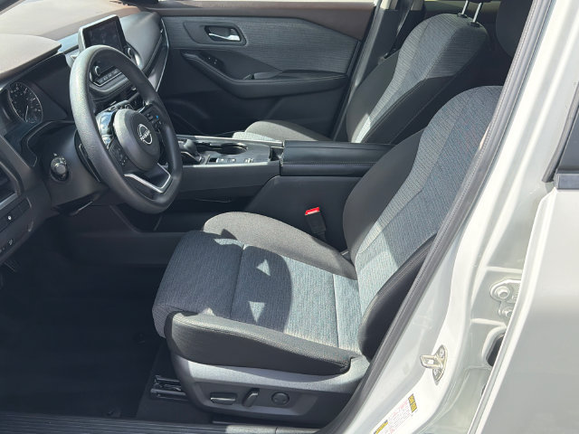 Used 2023 Nissan Rogue SV FWD image 9