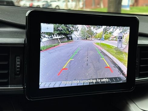 Used 2022 Ford Explorer XLT w/ Equipment Group 202A image 26