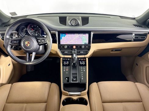 Certified 2024 Porsche Macan AWD/4WD image 11