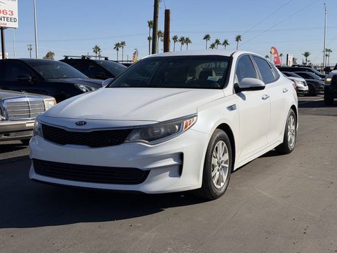 Used 2016 Kia Optima LX image 2