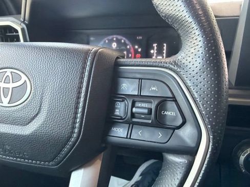 Used 2025 Toyota 4Runner SR5 AWD/4WD image 31