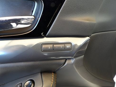 Used 2023 Nissan Maxima SR w/ Sport Mat Group image 10