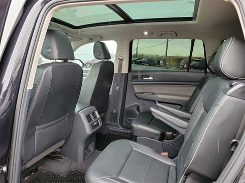 Used 2023 Volkswagen Atlas SEL R-Line image 13