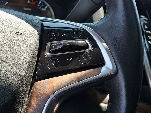 Used 2020 Cadillac Escalade Luxury w/ Escalade Sport Edition AWD/4WD image 24