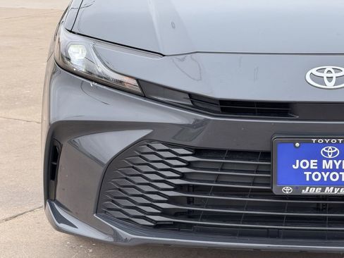Used 2026 Toyota Camry LE FWD image 5