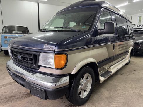 Used 2004 Ford E-150 and Econoline 150 RWD image 1