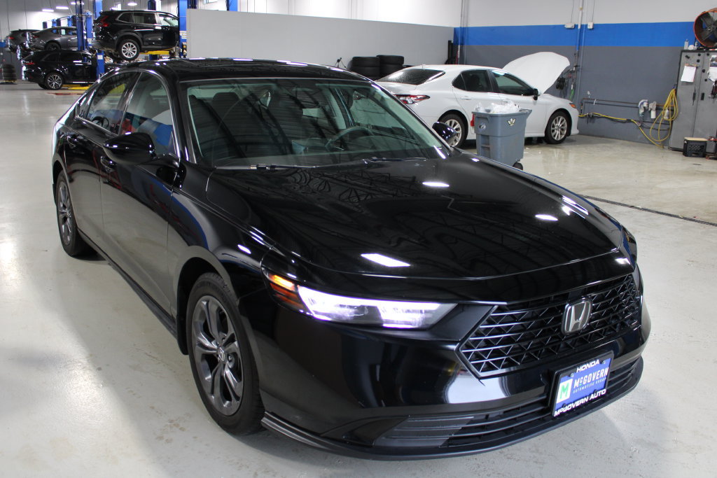 Used 2023 Honda Accord EX image 3