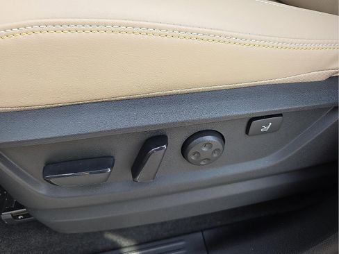 New 2025 Nissan Armada Platinum Reserve image 15