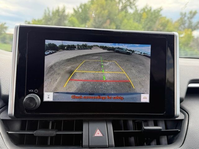 Used 2024 Toyota RAV4 XLE AWD/4WD image 20