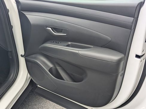 Used 2025 Hyundai Santa Cruz SE image 13