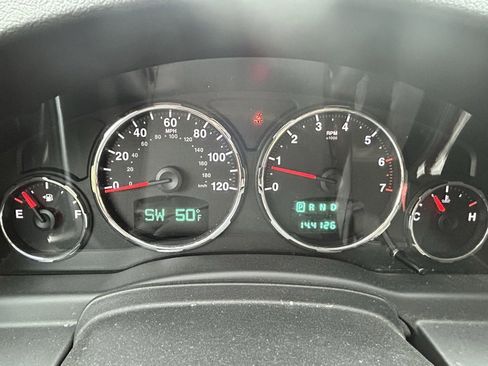 Used 2010 Jeep Liberty Limited w/ Chrome Accents Group image 9