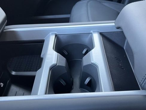 New 2025 Land Rover Defender 110 V8 image 40