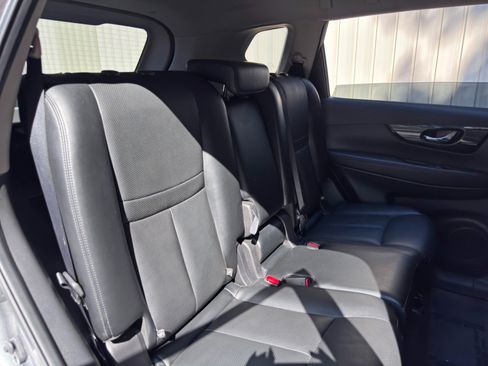 Used 2018 Nissan Rogue SL AWD/4WD image 38