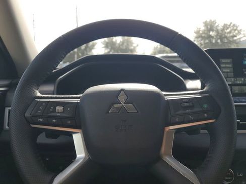 New 2025 Mitsubishi Outlander SE AWD/4WD image 22