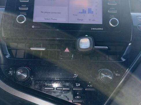 Used 2024 Toyota Camry SE image 7