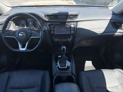 Used 2017 Nissan Rogue SL w/ SL Premium Package AWD/4WD image 12