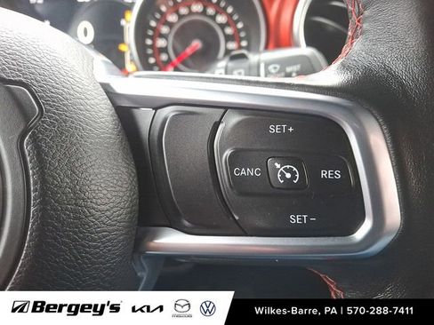 Used 2018 Jeep Wrangler Unlimited Rubicon w/ Dual Top Group image 25